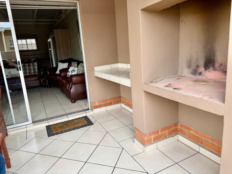 3 Bedroom Property for Sale in Waterval East North West